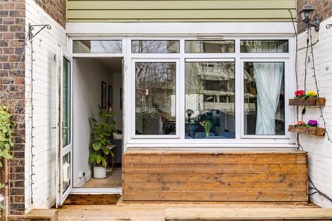 Flat 14, Lysander House Temple Street, London, E2 6QH