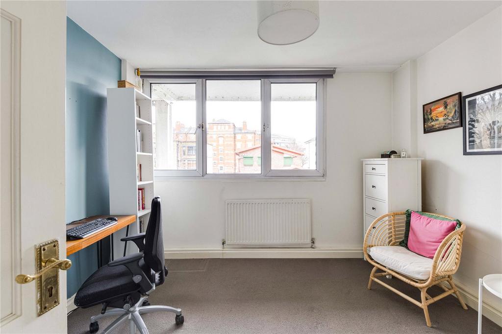 Lysander House, E2