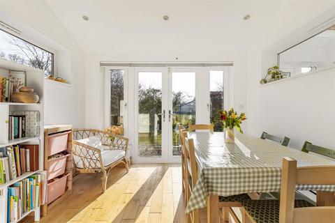 9 Cliveden Close, Cambridge, CB4 3LX