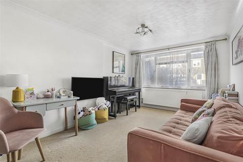 9 Cliveden Close, Cambridge, CB4 3LX
