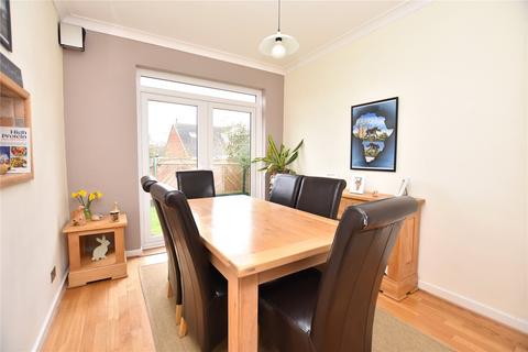 4 bedroom semi-detached house for sale, Barrowby Avenue, Leeds, West Yorkshire