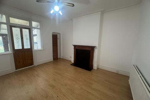 3 bedroom end of terrace house to rent, Croydon CR0