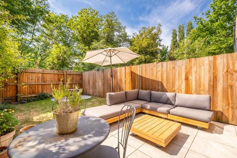 3 bedroom terraced house for sale, Peony Drive, Mitcham CR4