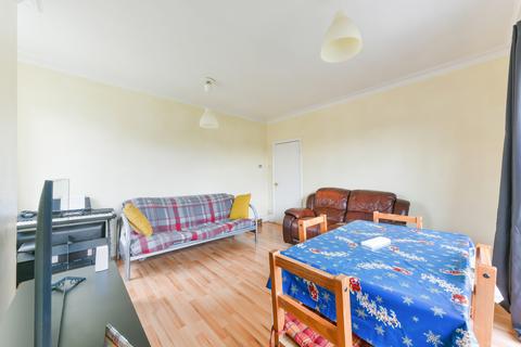 14a Pollard Road, Morden, SM4 6EG