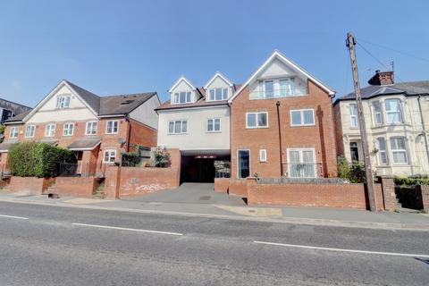 2 bedroom apartment for sale, London Road, Buckinghamshire HP11