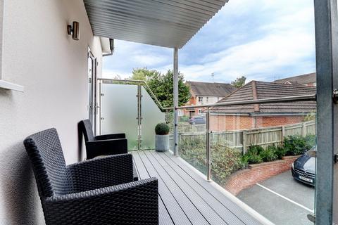 2 bedroom apartment for sale, London Road, Buckinghamshire HP11