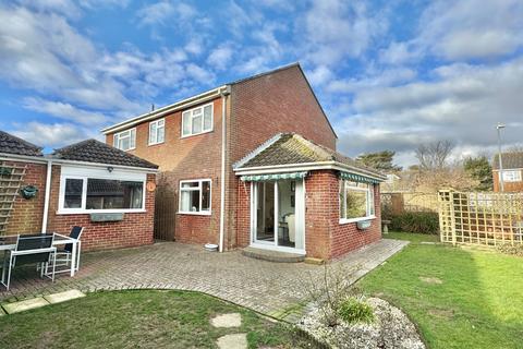 4 bedroom detached house for sale, Elizabeth Drive, Folkestone CT18