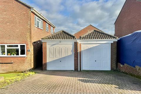 12 Elizabeth Drive, Capel Le Ferne, Folkestone, CT18 7NA