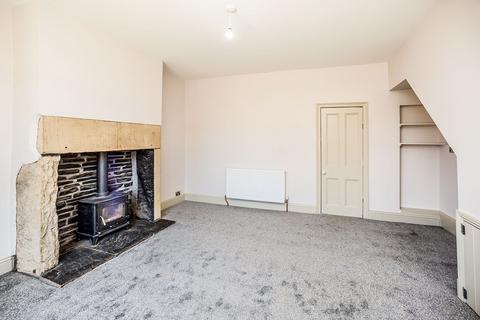 3 bedroom terraced house to rent, New North Road, Huddersfield HD7