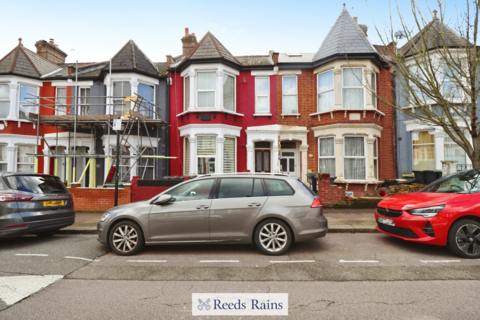 Studio for sale, Duckett Road, London N4