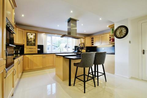 4 bedroom detached house for sale, Kenilworth Road, Greater Manchester M33