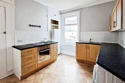 2 bedroom flat to rent, Cromer Walk, East Sussex TN34