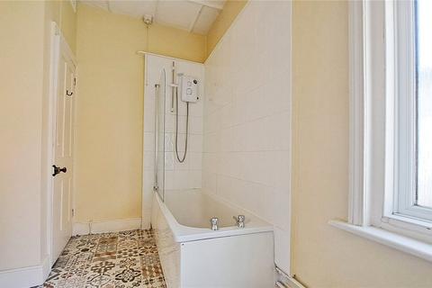 2 bedroom flat to rent, Cromer Walk, East Sussex TN34