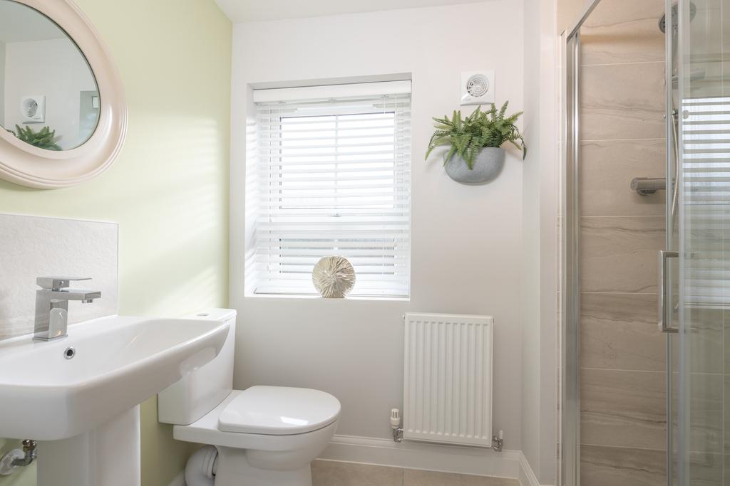 Internal image of the en suite to main bedroom...