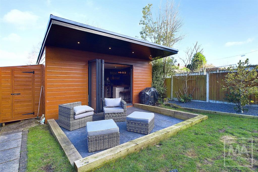 Garden/Outbuilding