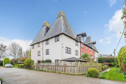 5 bedroom end of terrace house for sale, Canterbury Road, Faversham, ME13