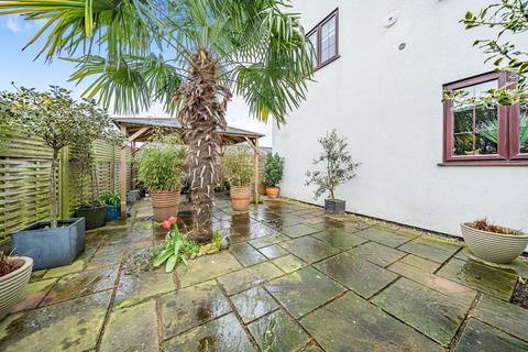 5 bedroom end of terrace house for sale, Canterbury Road, Faversham, ME13