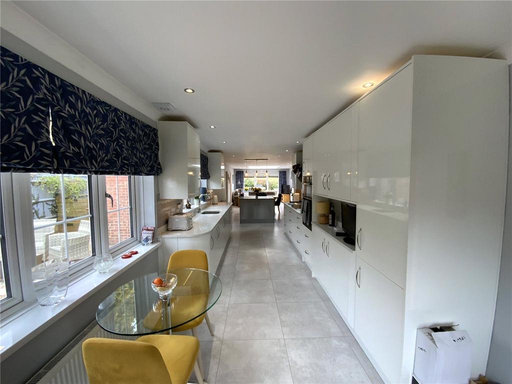 Kitchen/Dining