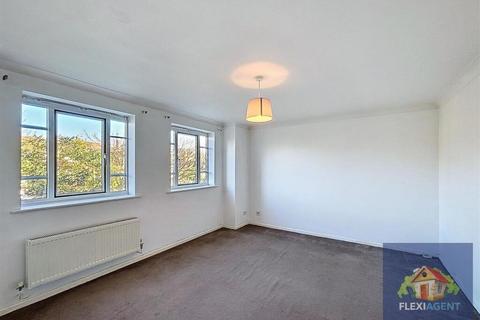 undefined, 20 Queens Road, Merseyside PR9