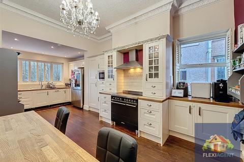 5 bedroom detached house for sale, Part Street, Southport PR8