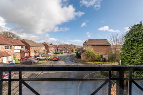 2 bedroom flat for sale, Home Farm Avenue, Macclesfield SK10