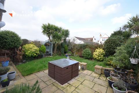 4 bedroom detached house for sale, Pembroke Gardens, Clacton-on-Sea