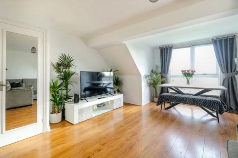 1 bedroom flat for sale, Postern Green, EN2