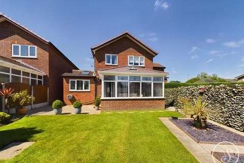 4 bedroom detached house for sale, Spur Drive, Leeds