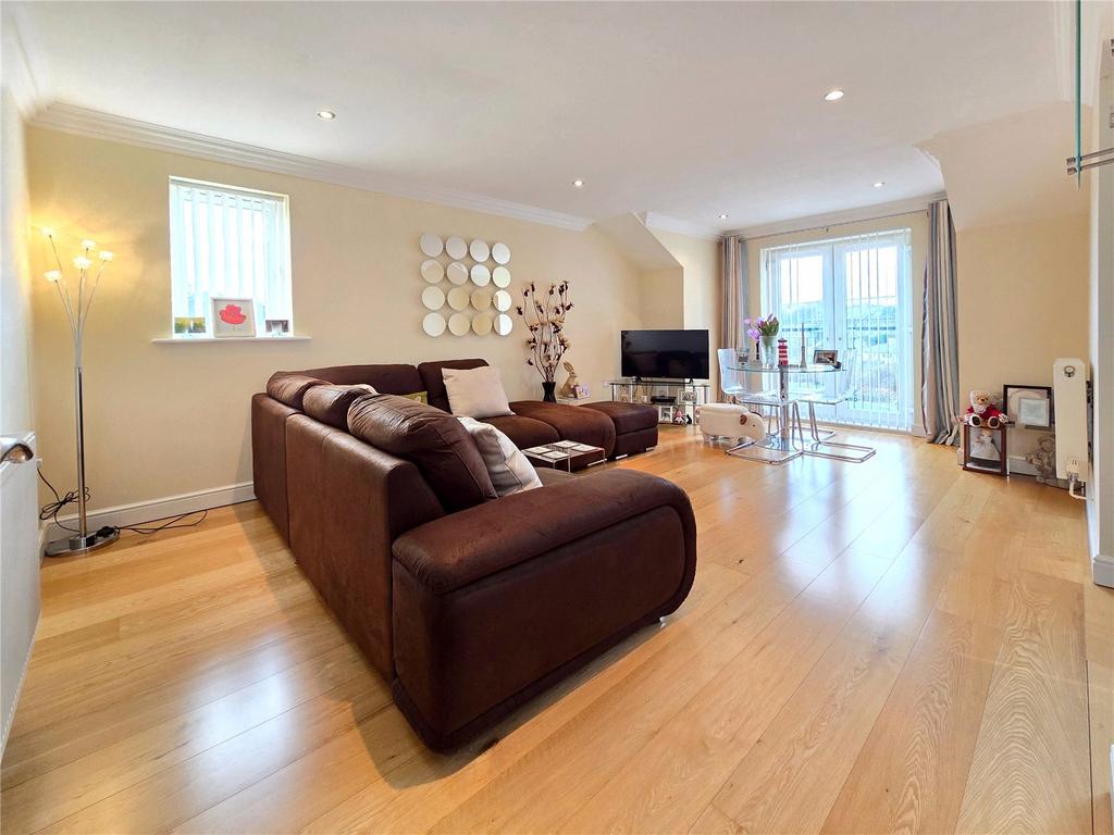 Spacious Lounge