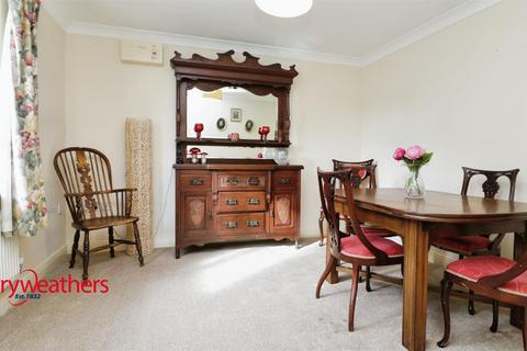 7 Cooper Close, Brampton Bierlow, Rotherham, S63 6LS
