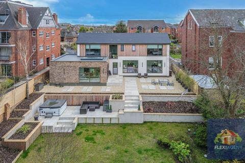 4 bedroom detached house for sale, Lancaster Road, Southport PR8