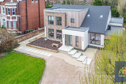 4 bedroom detached house for sale, Lancaster Road, Southport PR8