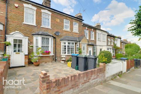 3 bedroom terraced house for sale, Chelmsford Road, London