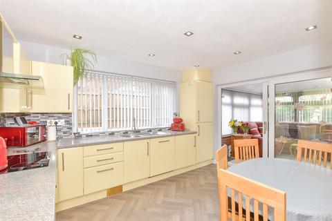 3 bedroom chalet for sale, Plough Road, Minster On Sea, Sheerness, Kent