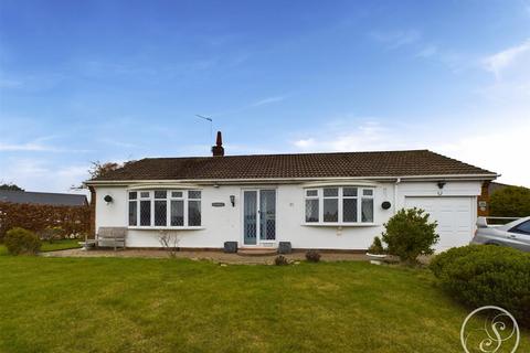 2 bedroom bungalow for sale, Belle Vue Avenue, Scholes, Leeds