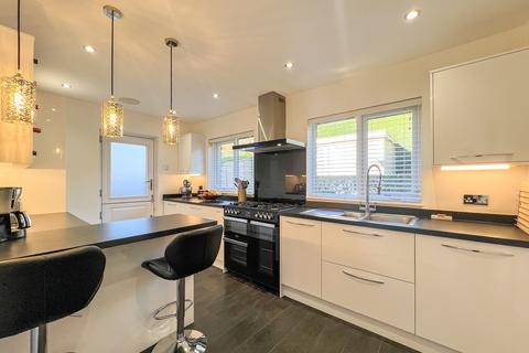 4 bedroom detached house for sale, Beechwood Grove, Huddersfield HD2