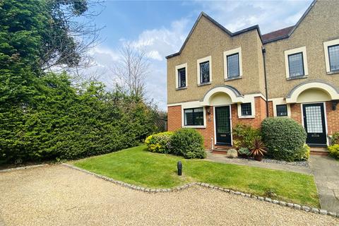 3 bedroom semi-detached house for sale, Vicarage Road, Surrey TW18