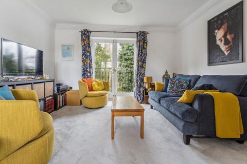 2 bedroom flat for sale, Reynolds Road, Beaconsfield, HP9