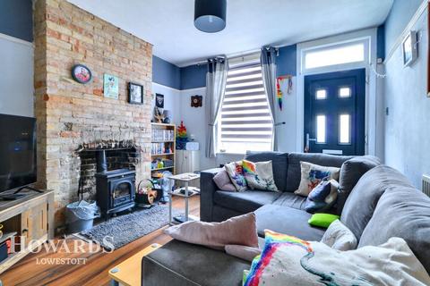 3 bedroom terraced house for sale, Essex Road, Lowestoft