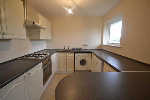 2 bedroom flat to rent, Lonsdale Walk, Kitt Green, Wigan, WN5 0DZ