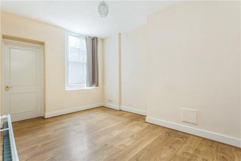 1 bedroom flat for sale, Tower Bridge Road, London, SE1