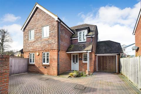 3 bedroom detached house for sale, Vigo Lane, Hampshire GU46