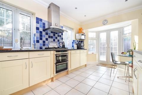 3 bedroom detached house for sale, Vigo Lane, Hampshire GU46