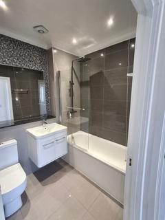 9 Mollison Square, Wallington, SM6 9DB