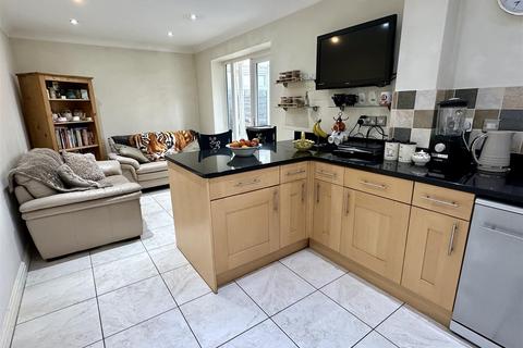 20 Johns Close, Studley, B80 7EQ