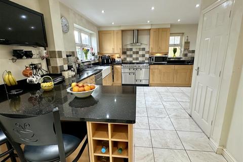 20 Johns Close, Studley, B80 7EQ