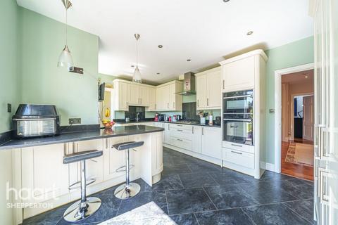 5 bedroom detached house for sale, Kilmiston Avenue, Shepperton