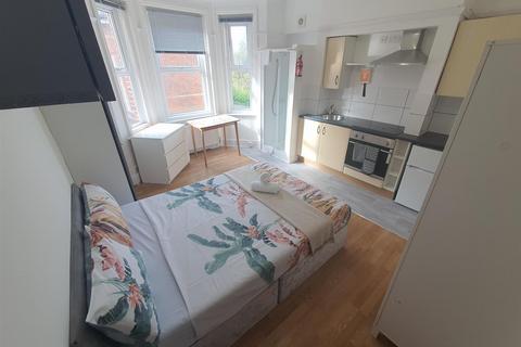 House share to rent, Oaklands, Bournemouth, BH3