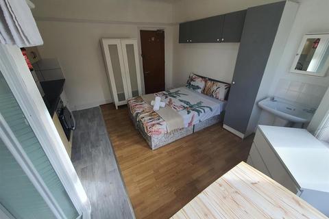 House share to rent, Oaklands, Bournemouth, BH3