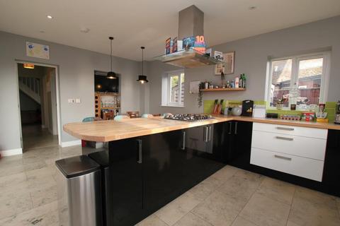 27 Saffron Close, Littleport, Ely, CB6 1HR